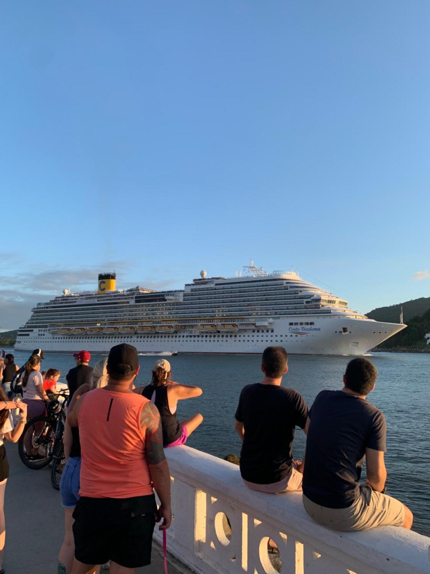 Em Santos Na Ponta Da