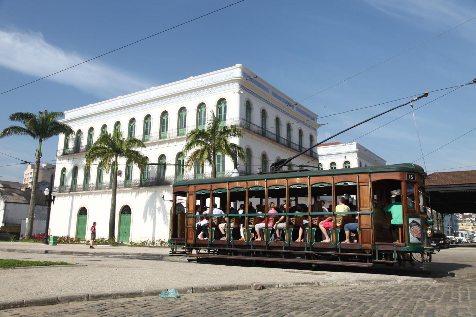 Em Santos Na Ponta Da *